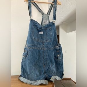 LEVI’S Vintage Women’s Shortalls sz XL